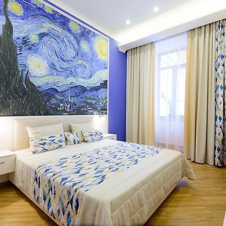 Vip Апартаменти Ван Гог На Площі Ринок Leópolis Exterior foto